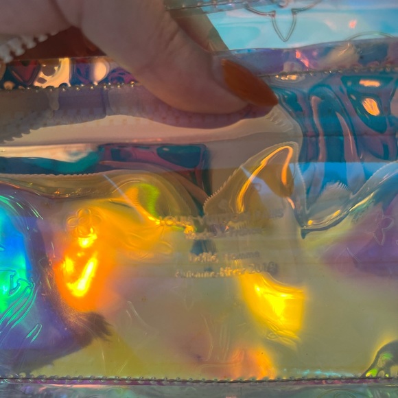 Louis Vuitton Pochette Volga Prism - Picture 16 of 16